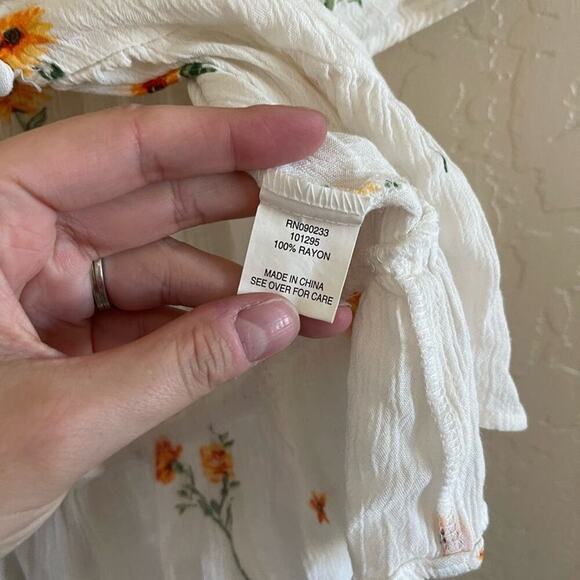 LA Hearts White Floral Button Open Cropped Blouse S - Picture 6 of 6